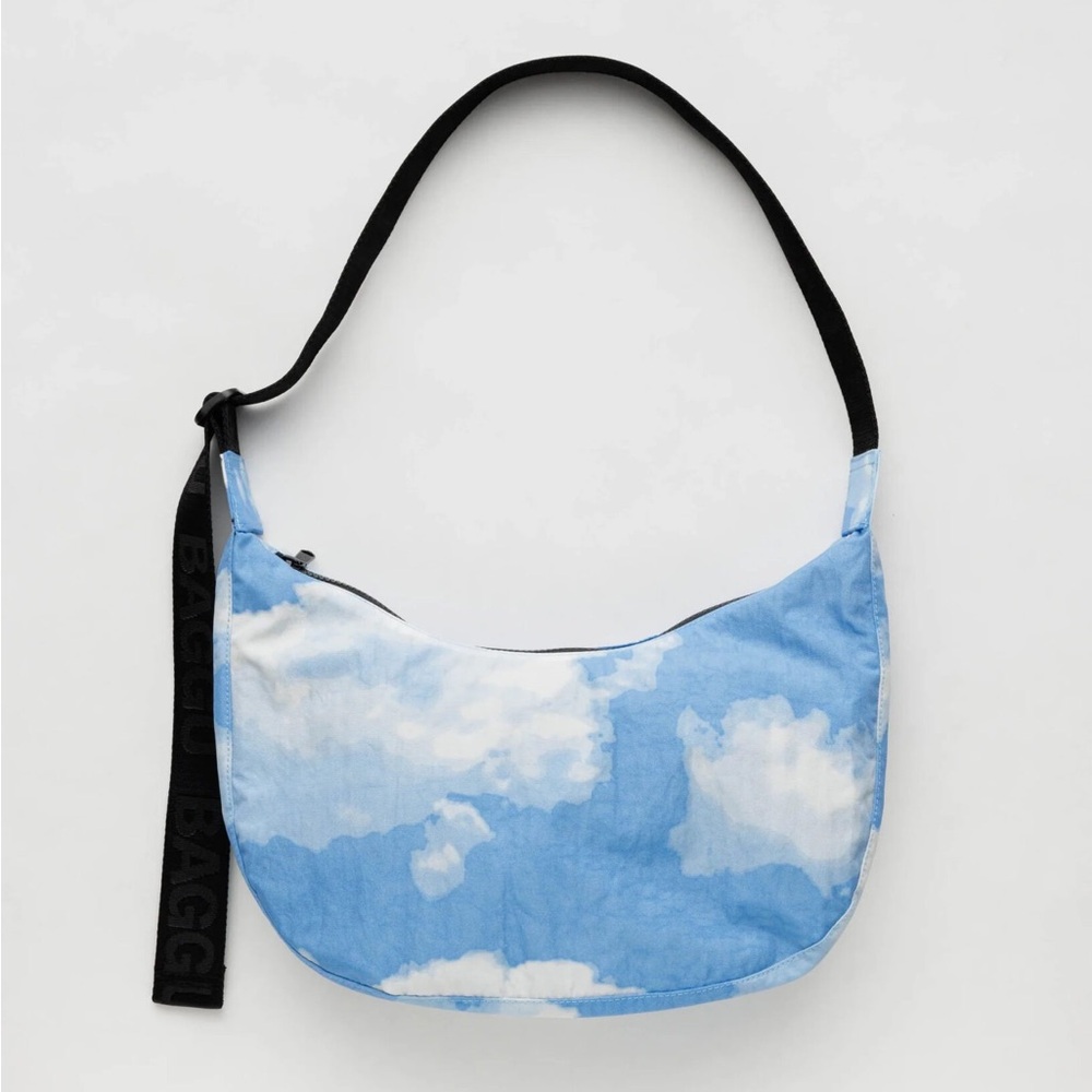 GUC Baggu Medium Cloud Crescent Bag in Cloud